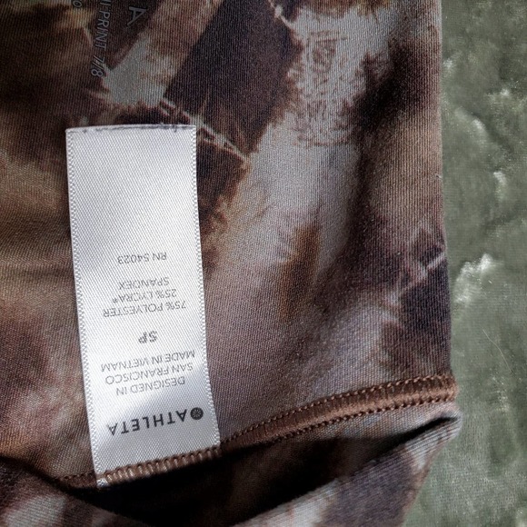 Athleta Salutation Stash Pocket II 7/8 Leggings in Calypso Neutral - Picture 6 of 7